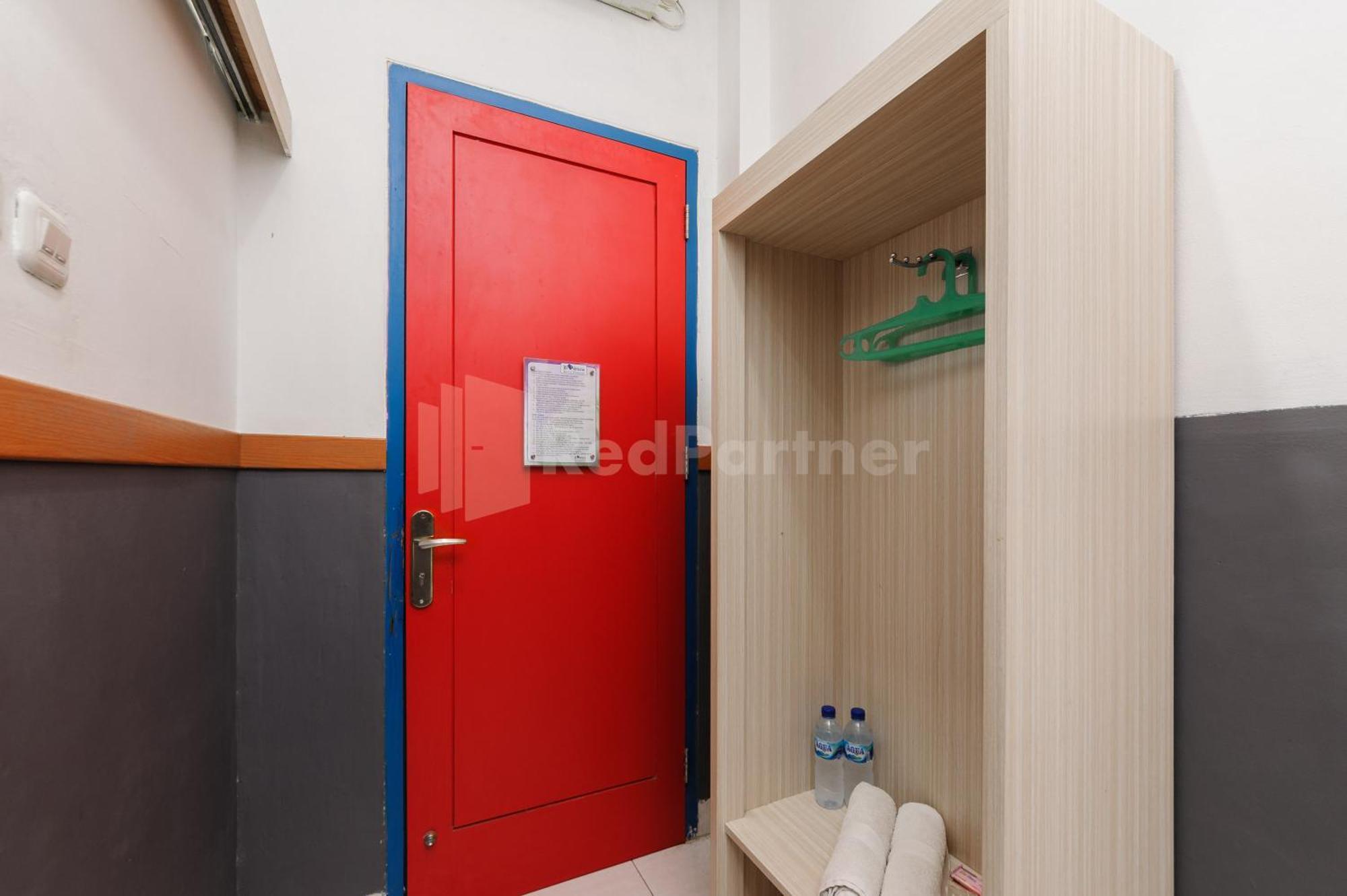 Ian Hotel Jaksa Mitra Reddoorz Cakarta Dış mekan fotoğraf