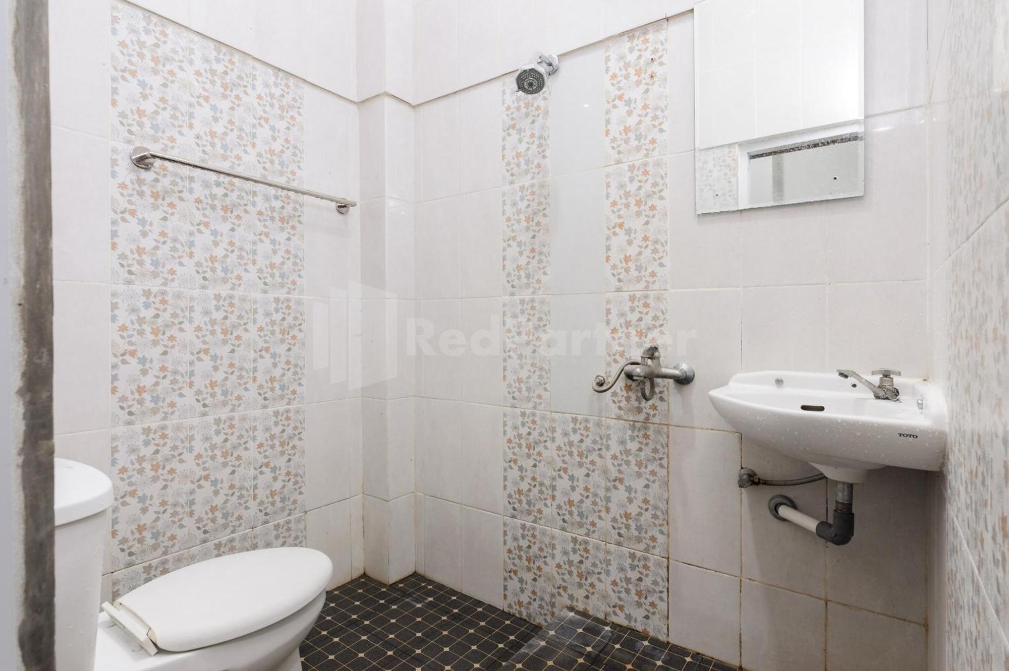 Ian Hotel Jaksa Mitra Reddoorz Cakarta Dış mekan fotoğraf