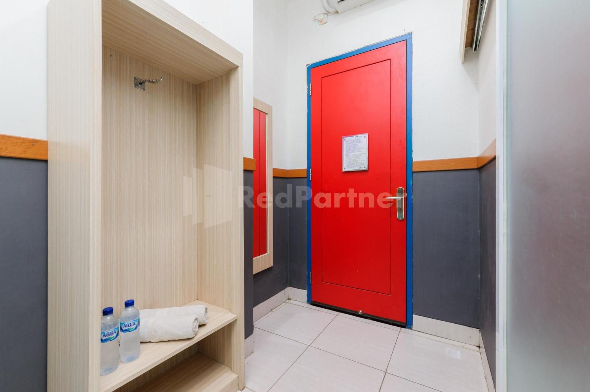 Ian Hotel Jaksa Mitra Reddoorz Cakarta Dış mekan fotoğraf