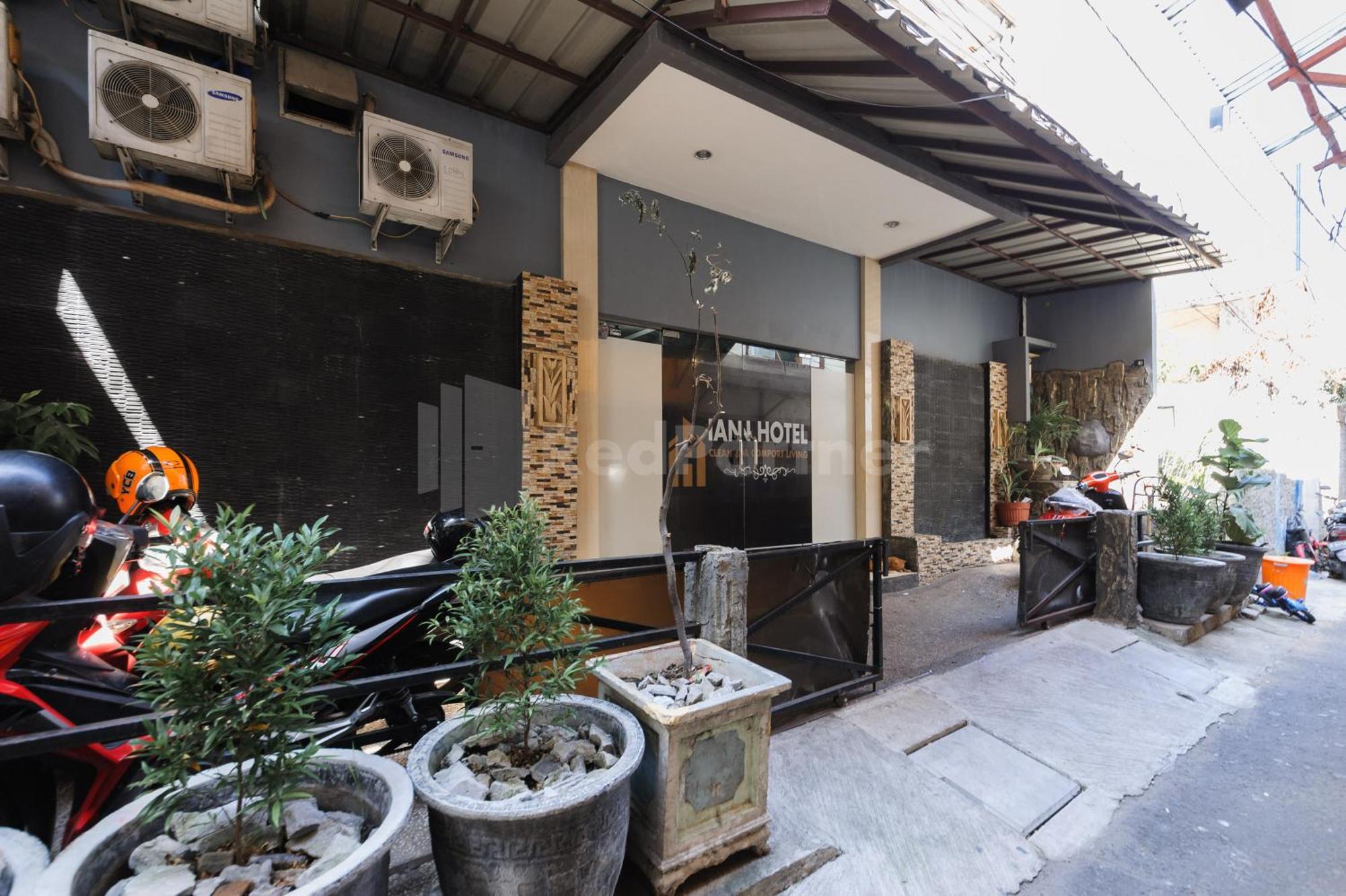 Ian Hotel Jaksa Mitra Reddoorz Cakarta Dış mekan fotoğraf