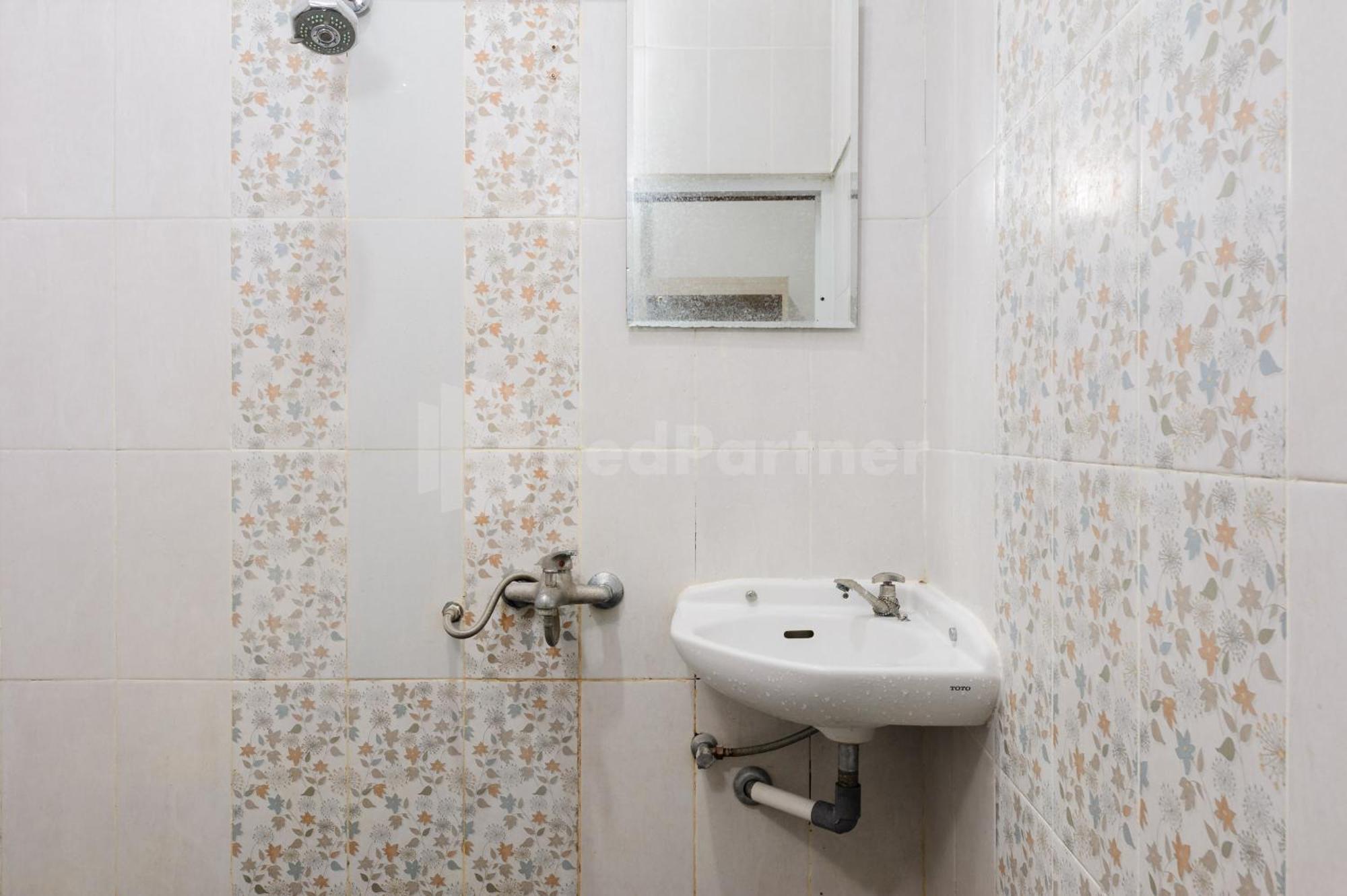 Ian Hotel Jaksa Mitra Reddoorz Cakarta Dış mekan fotoğraf